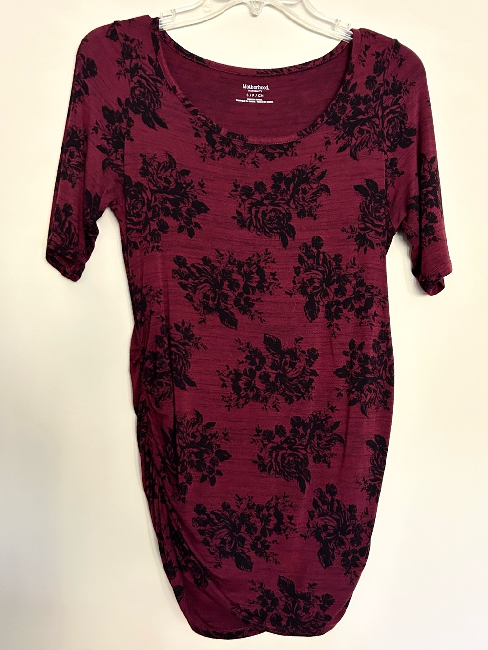 Motherhood Women’s Burgundy and Black Floral Short Sleeve Top